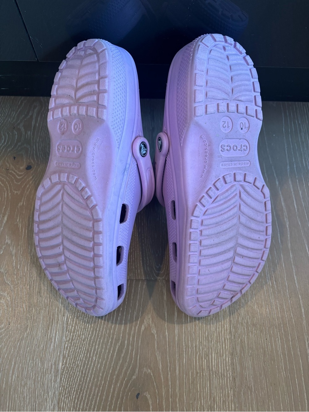 CROCS Classic Clog in Light Purple - Men's Water Shoes - Picture 3 of 4